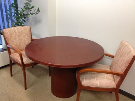 T3888L - Mahgany Round Table