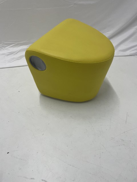 R6466 - Gunlocke Ottoman