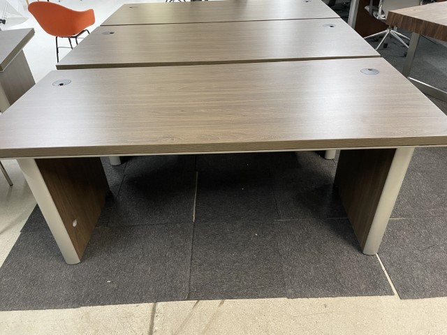 D12233 - National Desks