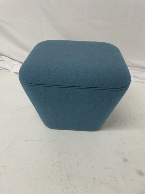 R6465 - Blue Dot Ottomans