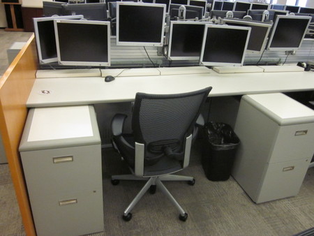 td3886L - Traders Desks