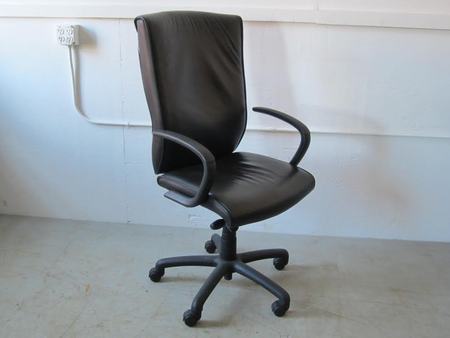 C3889C - Paoli Conference Chairs