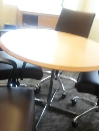 T6039 - Bernhardt Meeting Table
