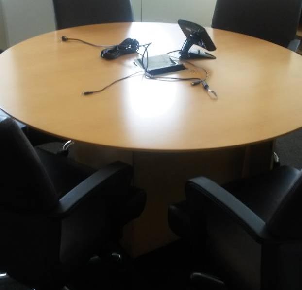 T6040 - Bernhardt Round Table