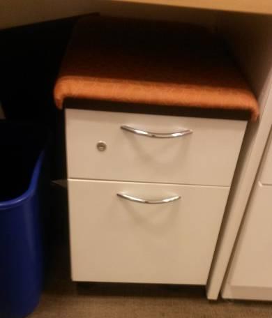 F6048 - Steelcase Mobile Pedestals
