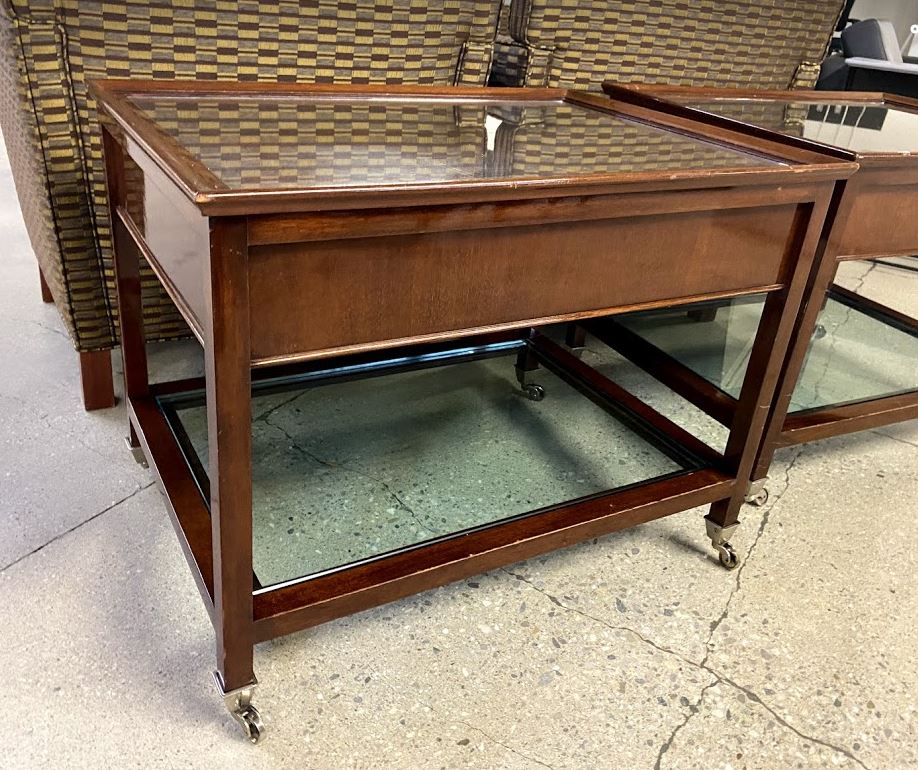 R6238 - Dark Mahogany End Table with Glass Top