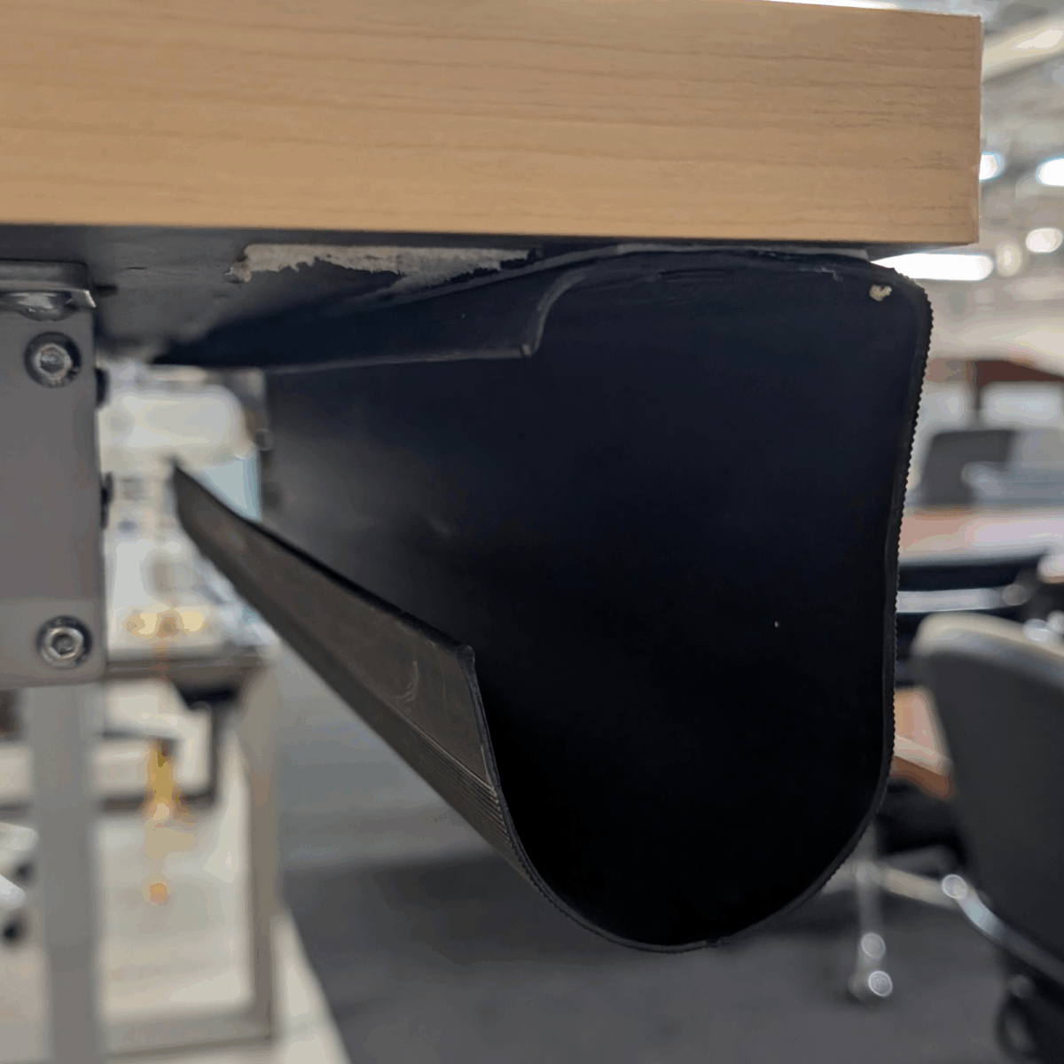 Humanscale Float Crank3