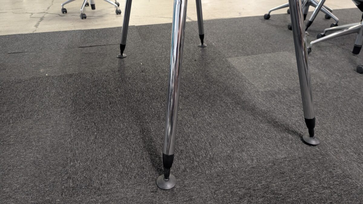 6&prime; Glass Meeting Table photo