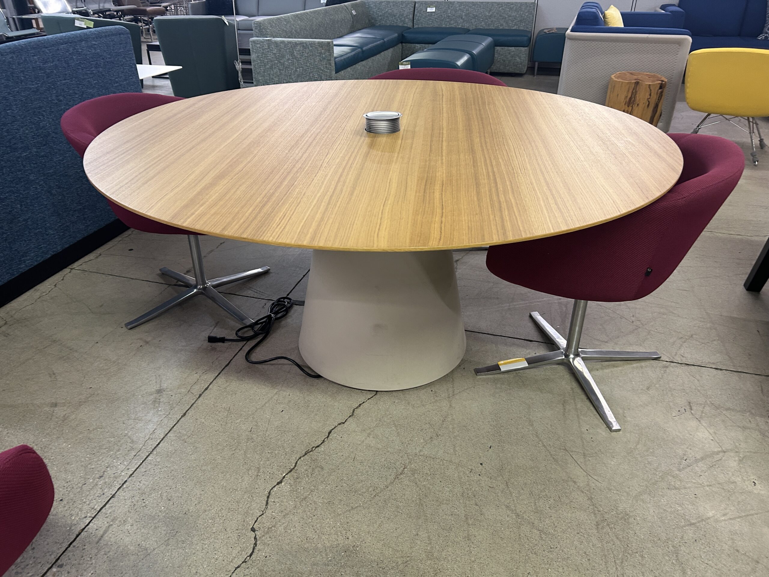 Coalesse Round Table