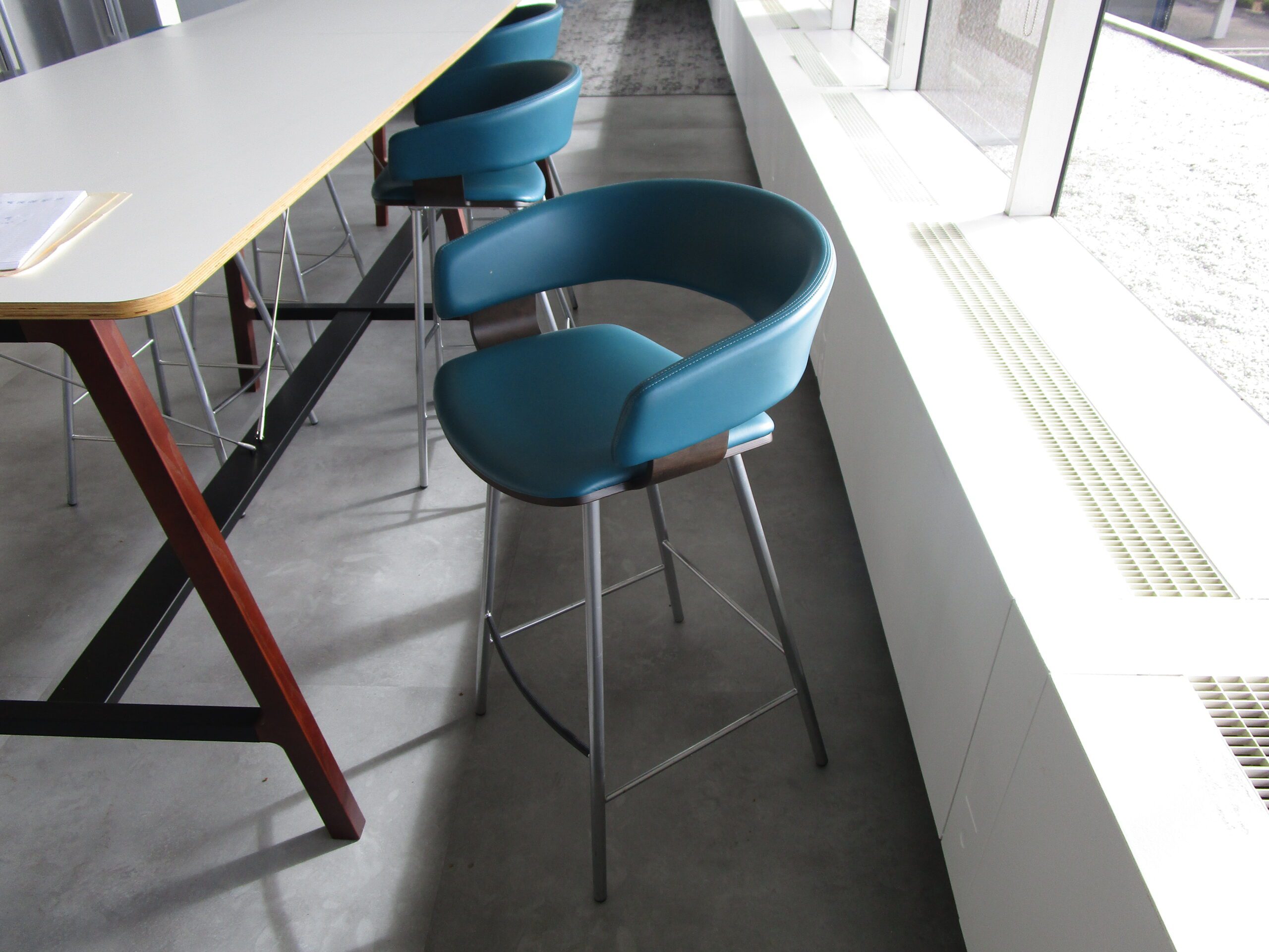 Allemuir Senator Stools