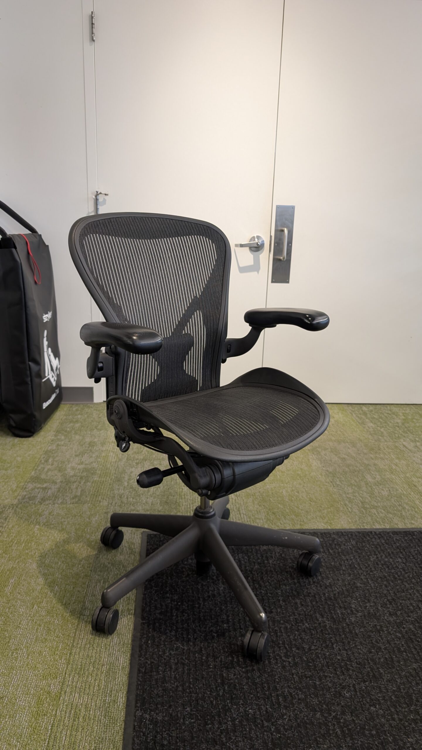 Herman Miller Aeron 2 Function (Posture Fit)