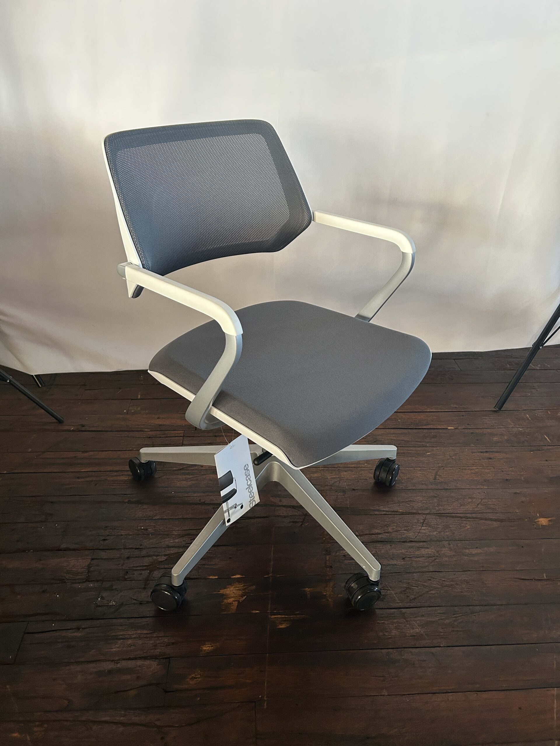 Steelcae Qivi Task Chairs
