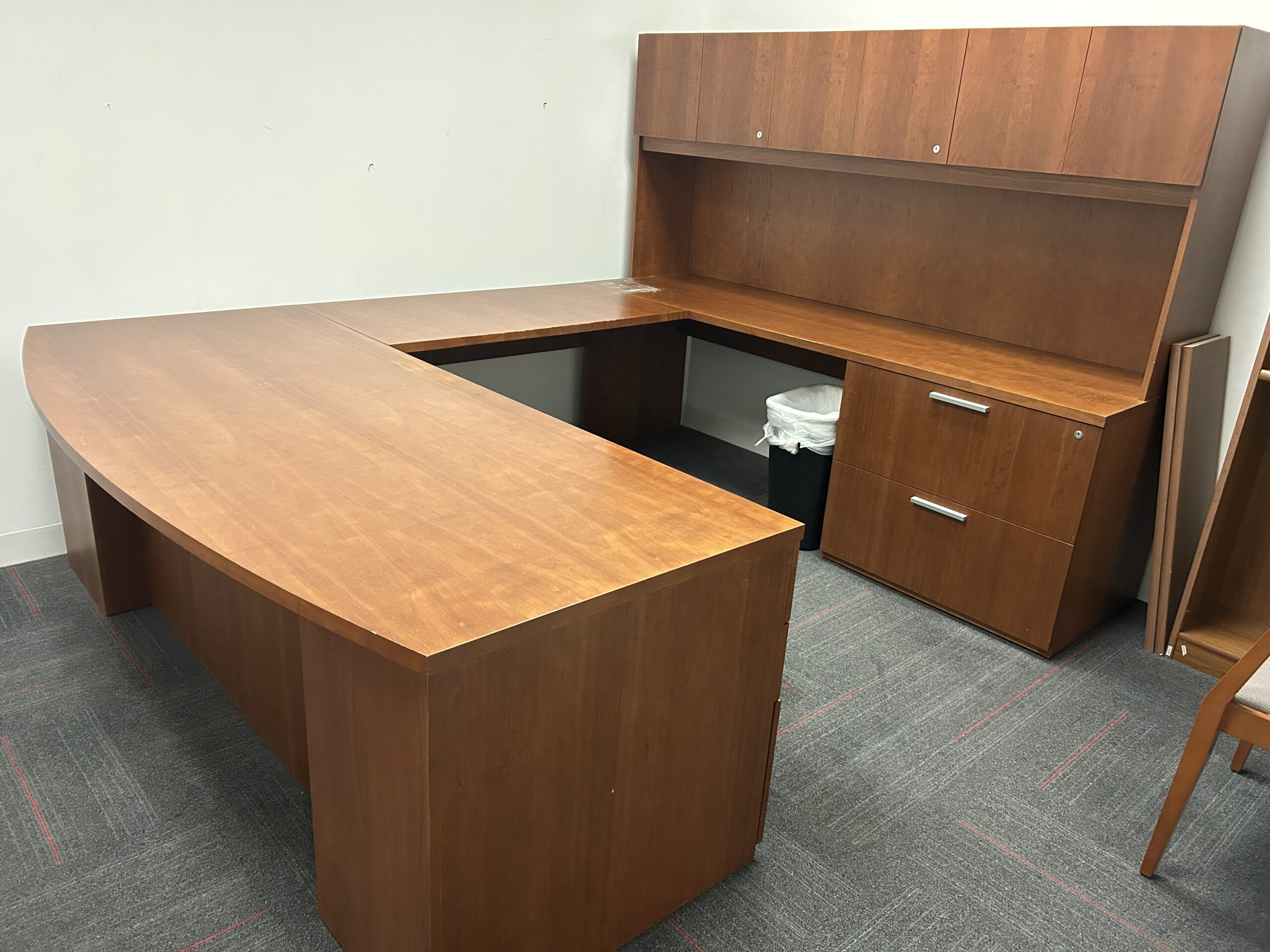 U Shape Private Office
