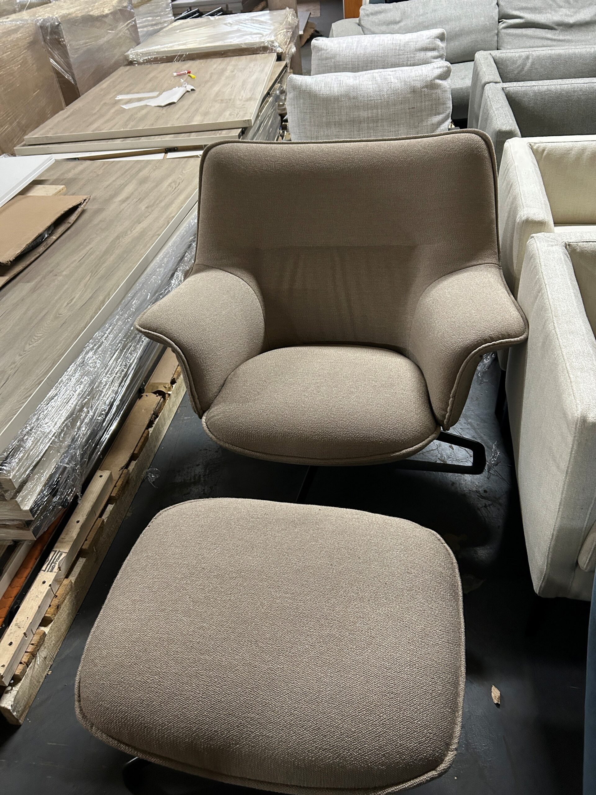 Muuto Chair and Ottoman