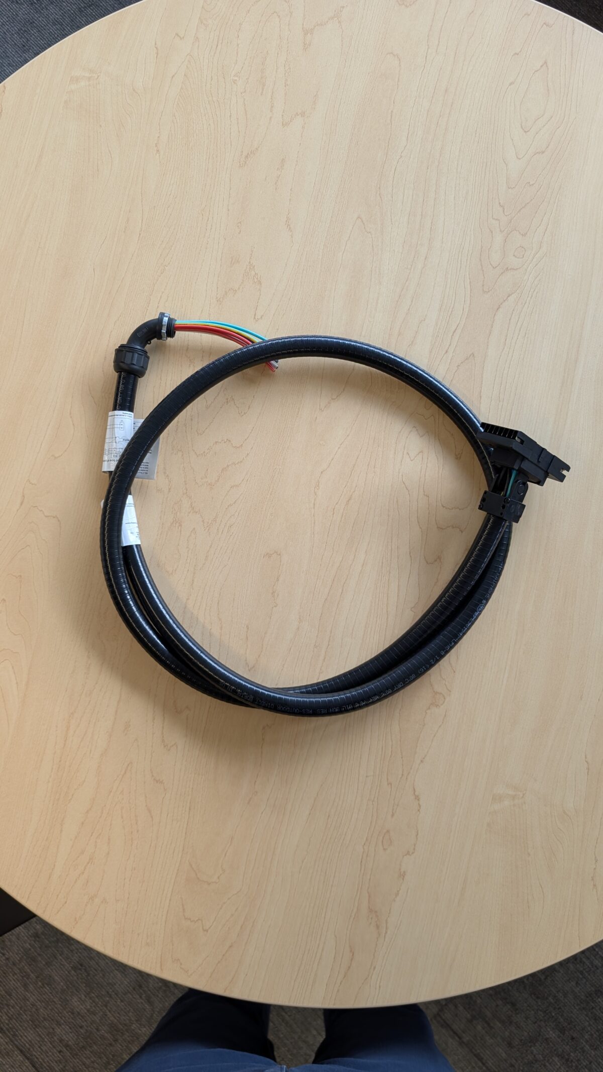 PXL 20251204 182103863