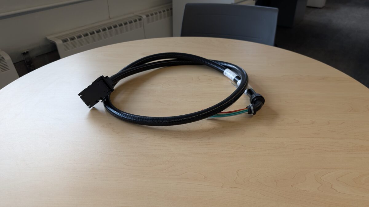 PXL 20251204 182118194