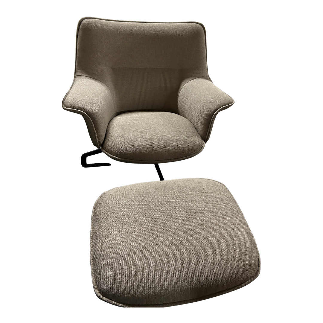 Muuto Chair and Ottoman