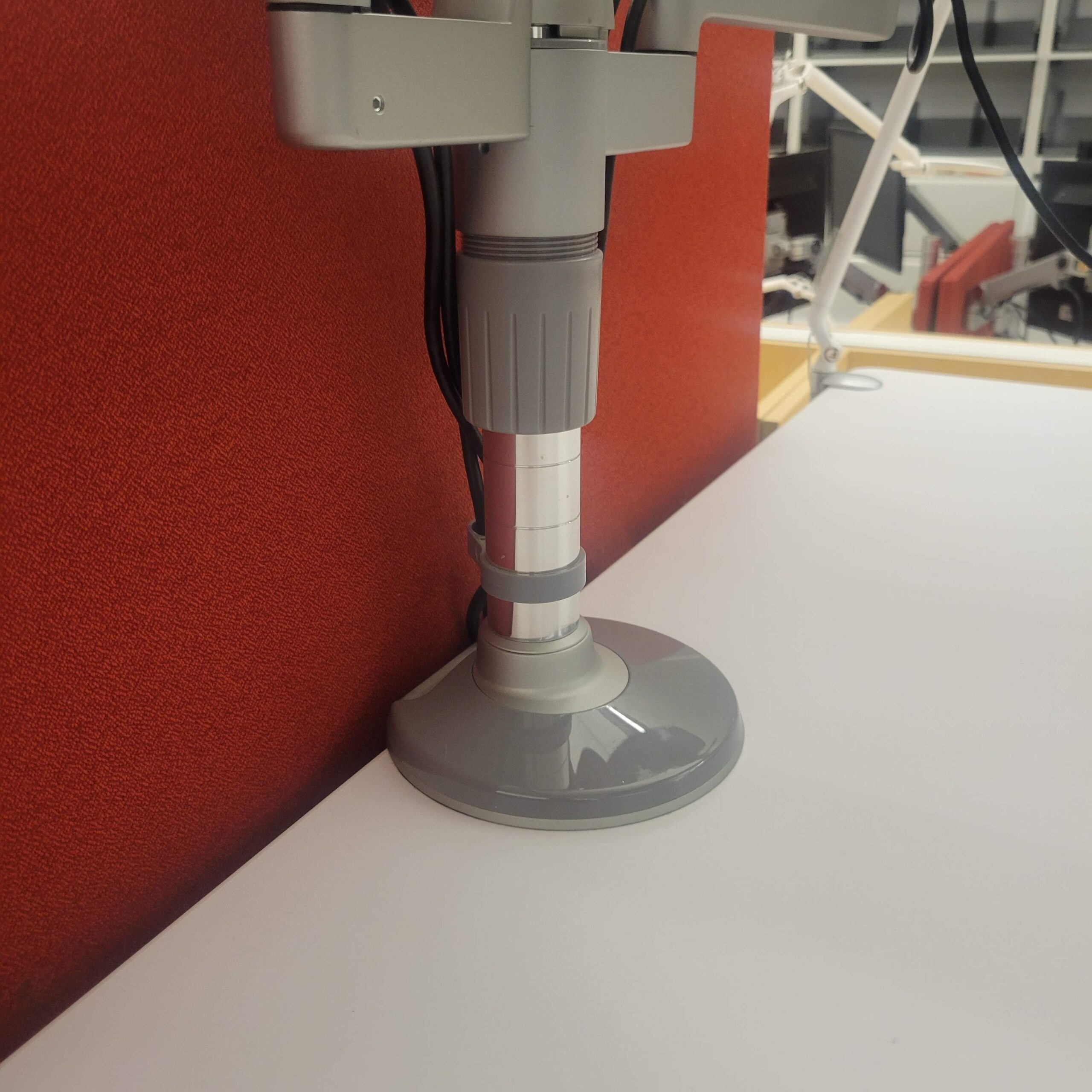 Humanscale M/Flex Dual Monitor Arm