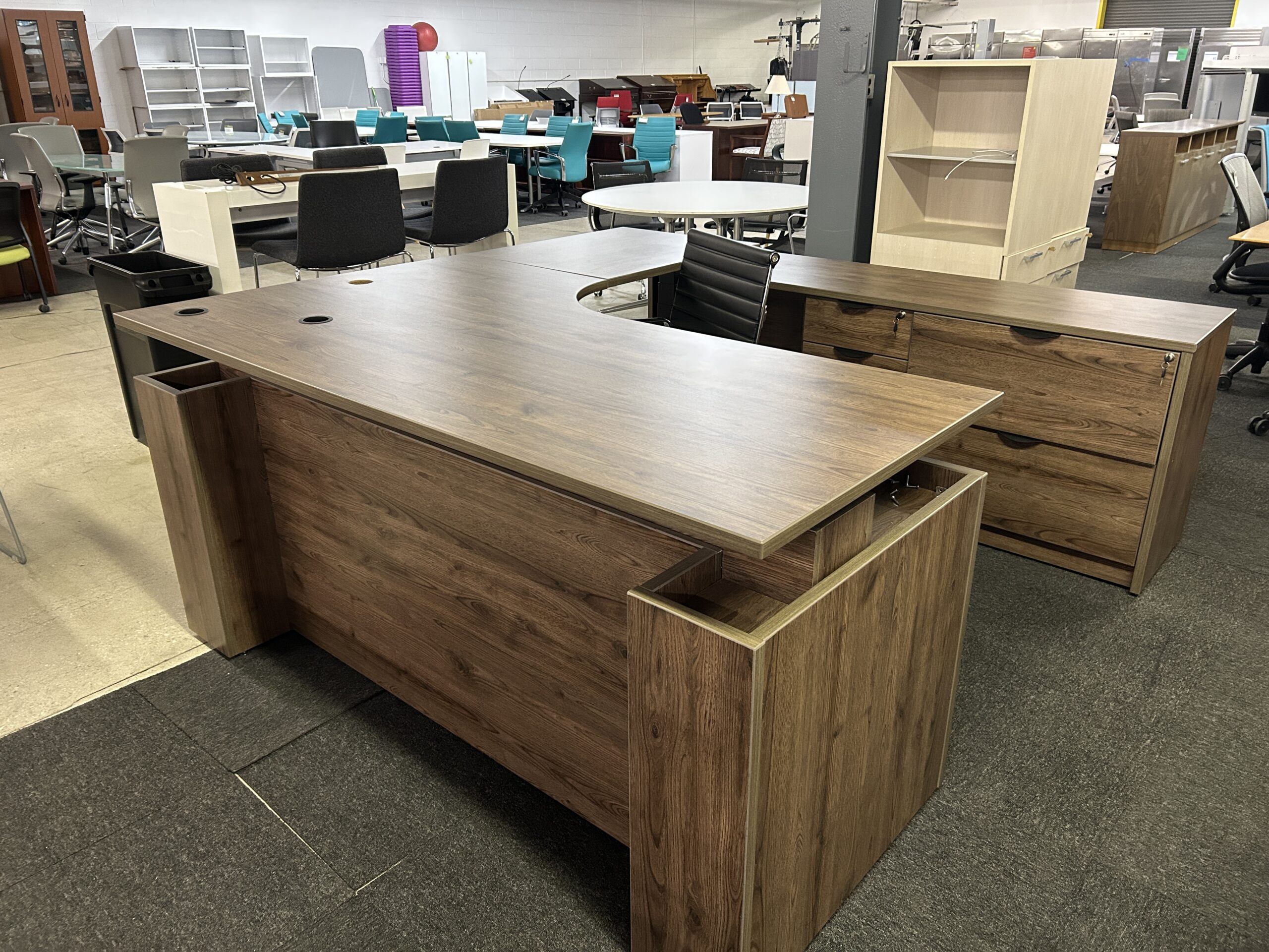 U-Shape Sit-Stand Desk Set