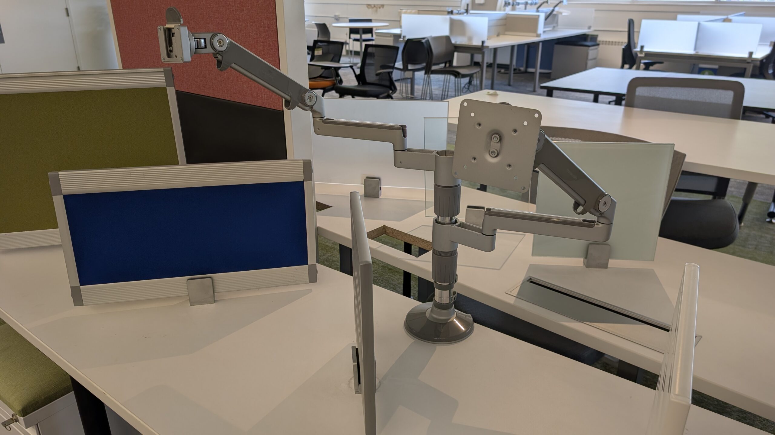Humanscale M/Flex Dual Monitor Arm
