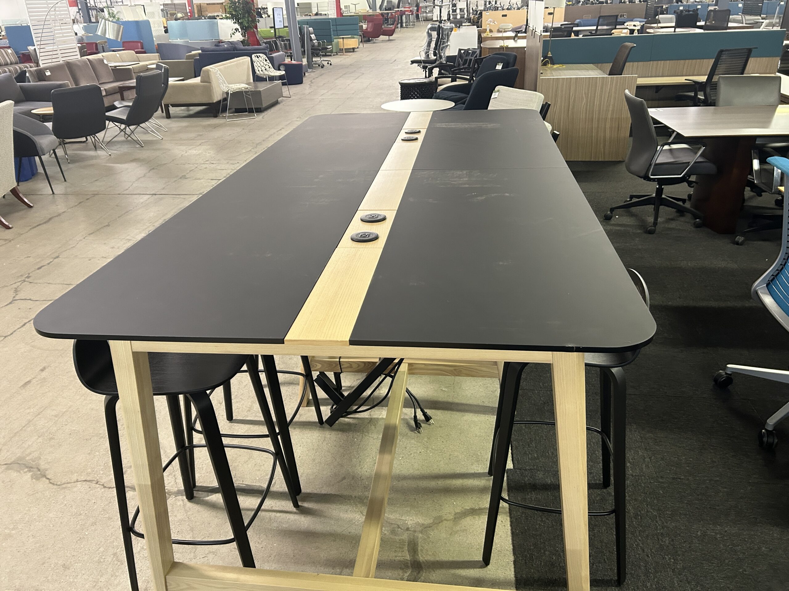 Black & Light Oak Powered Table