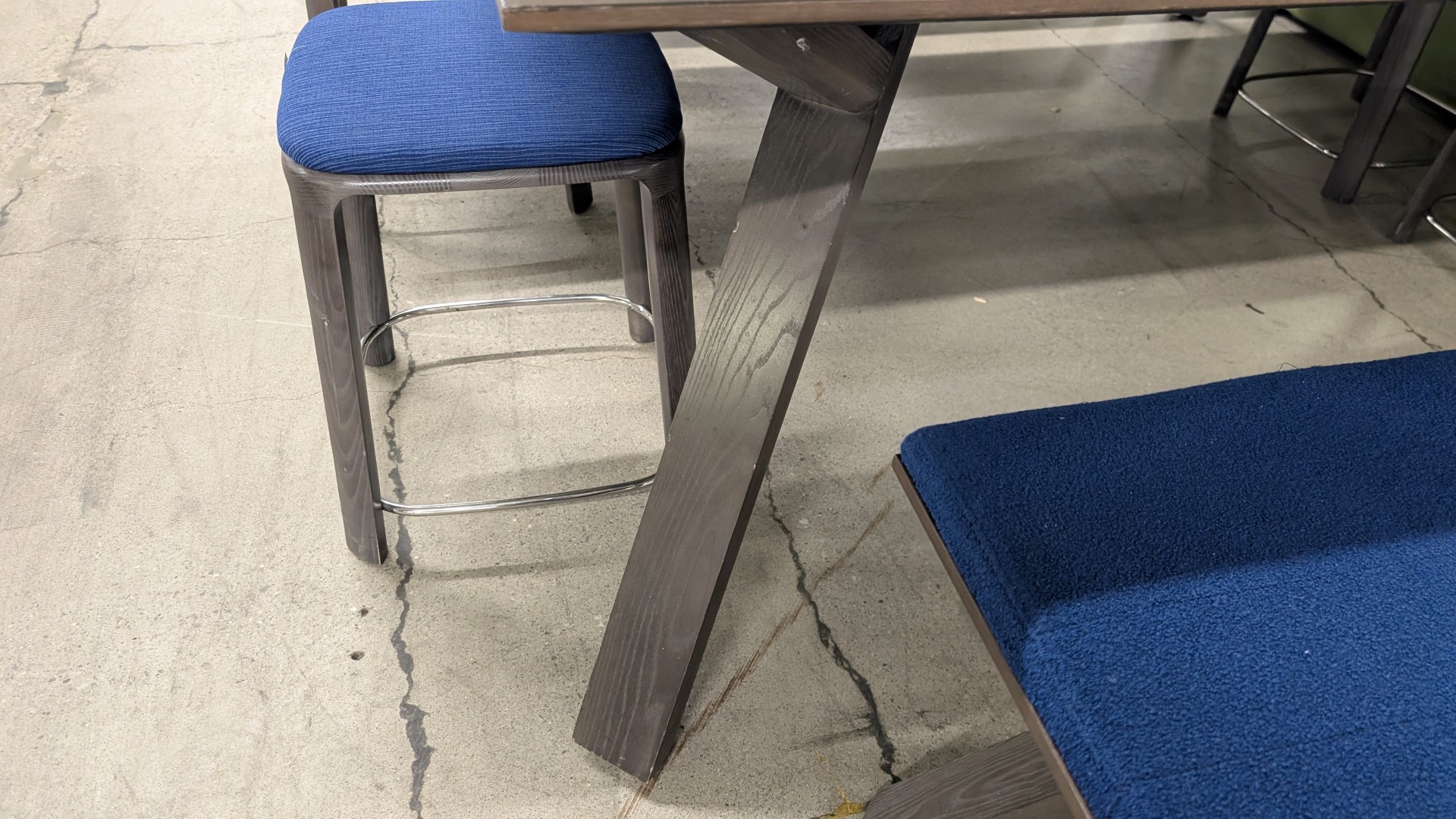 6x6 Meeting Table