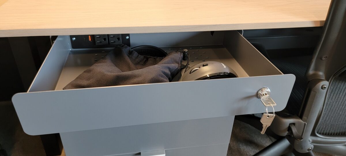 Height-Adjustable Benching Stations photo