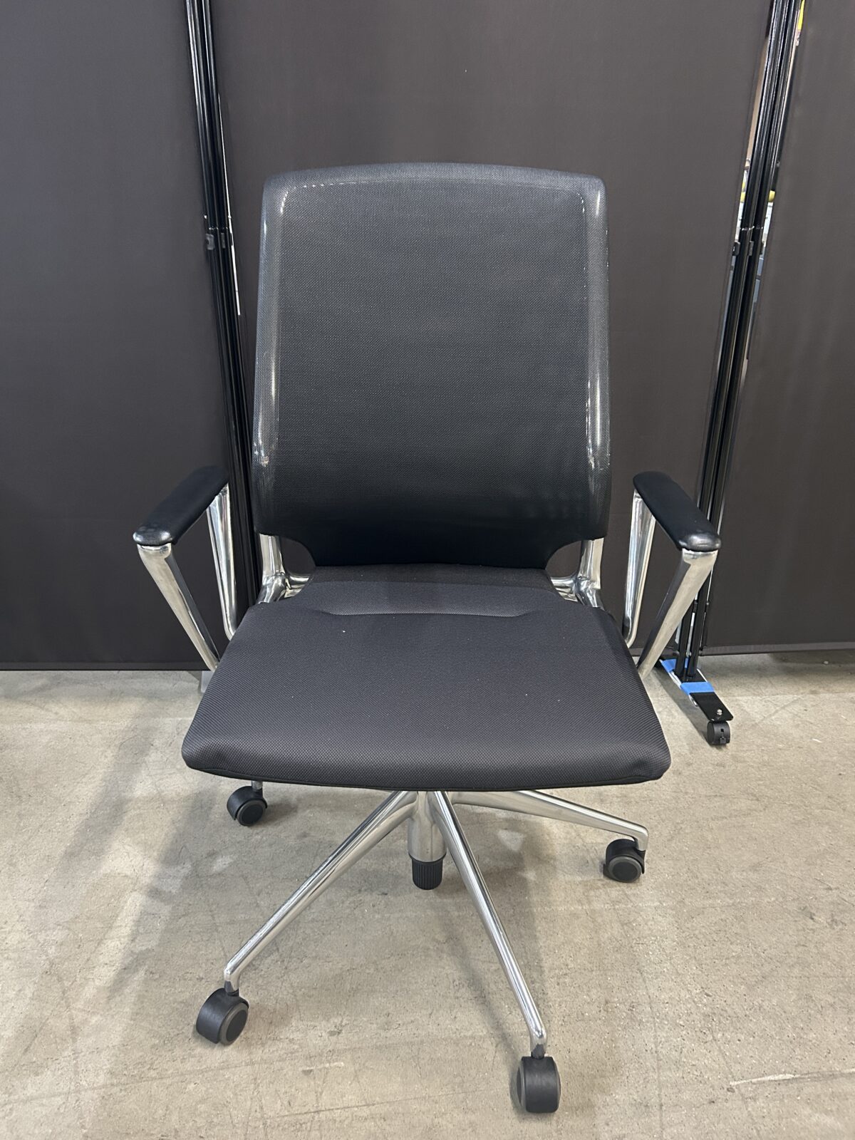 Vitra Meda Mesh Task Chair photo