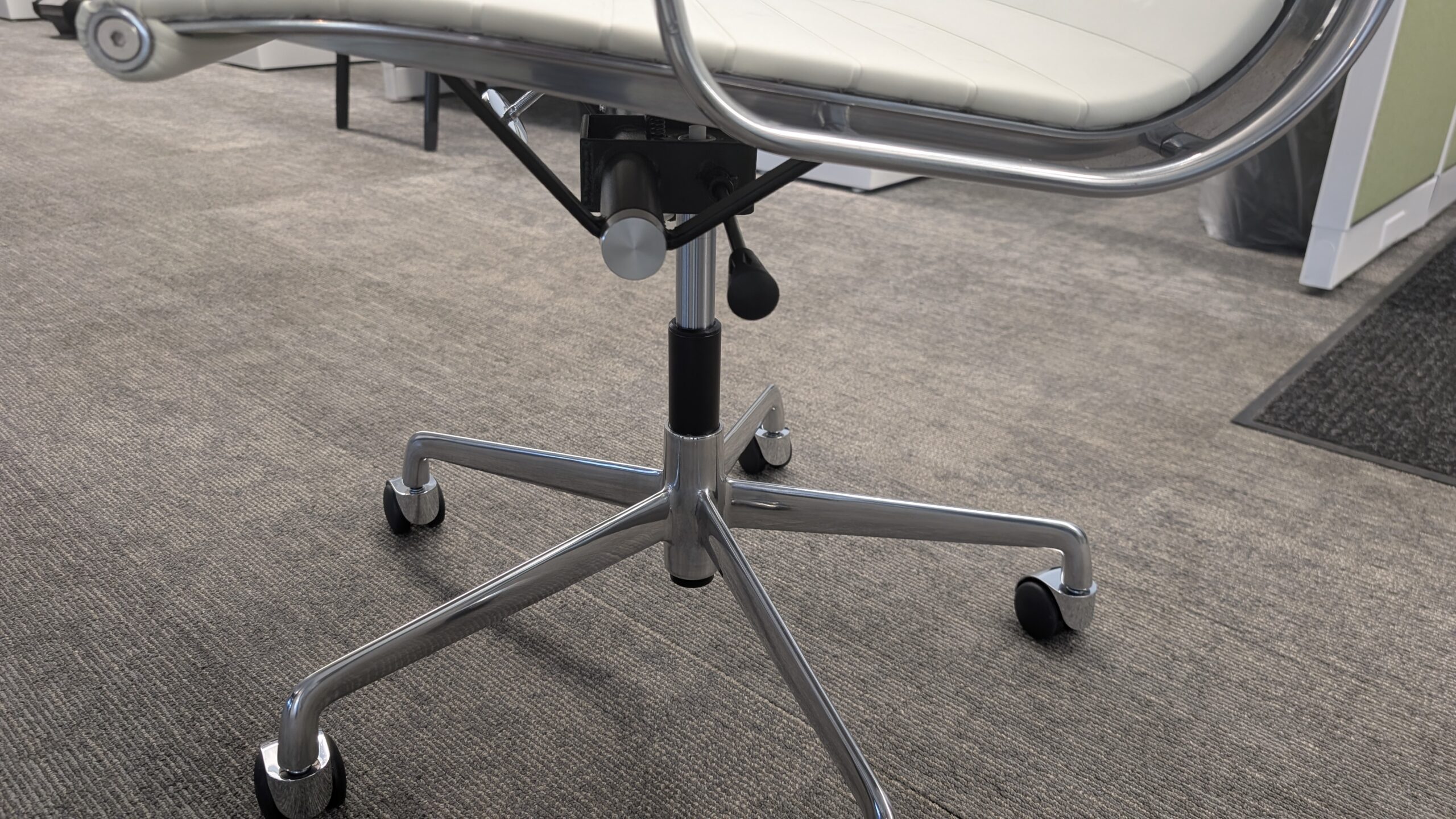 Mid-Back Conference Chair with Aluminum Frame