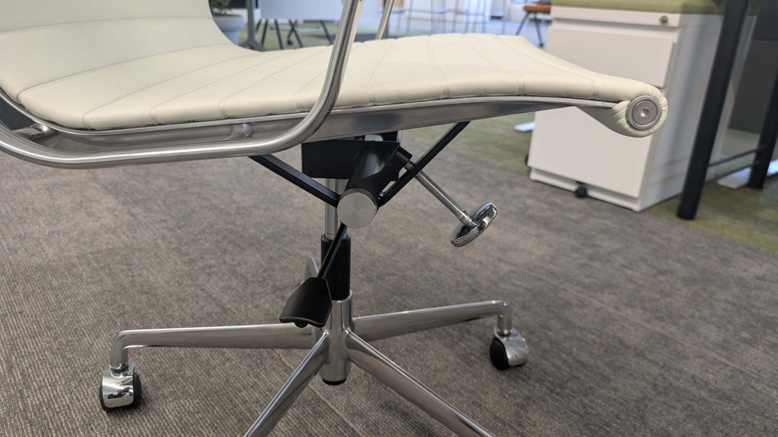 Mid-Back Conference Chair with Aluminum Frame