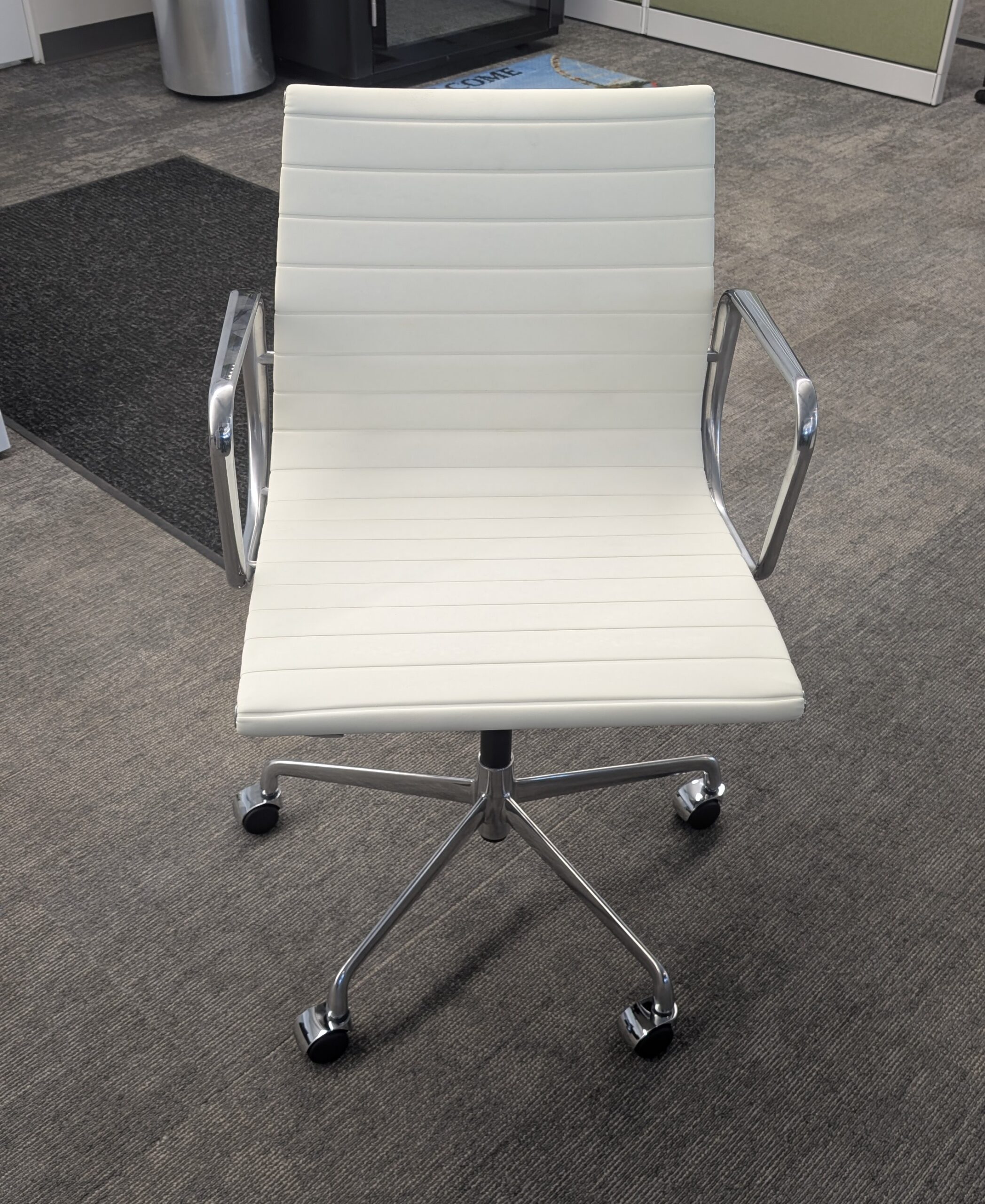 Mid-Back Conference Chair with Aluminum Frame