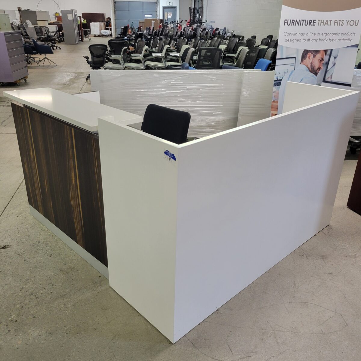 Arnold L-Shape Desk photo