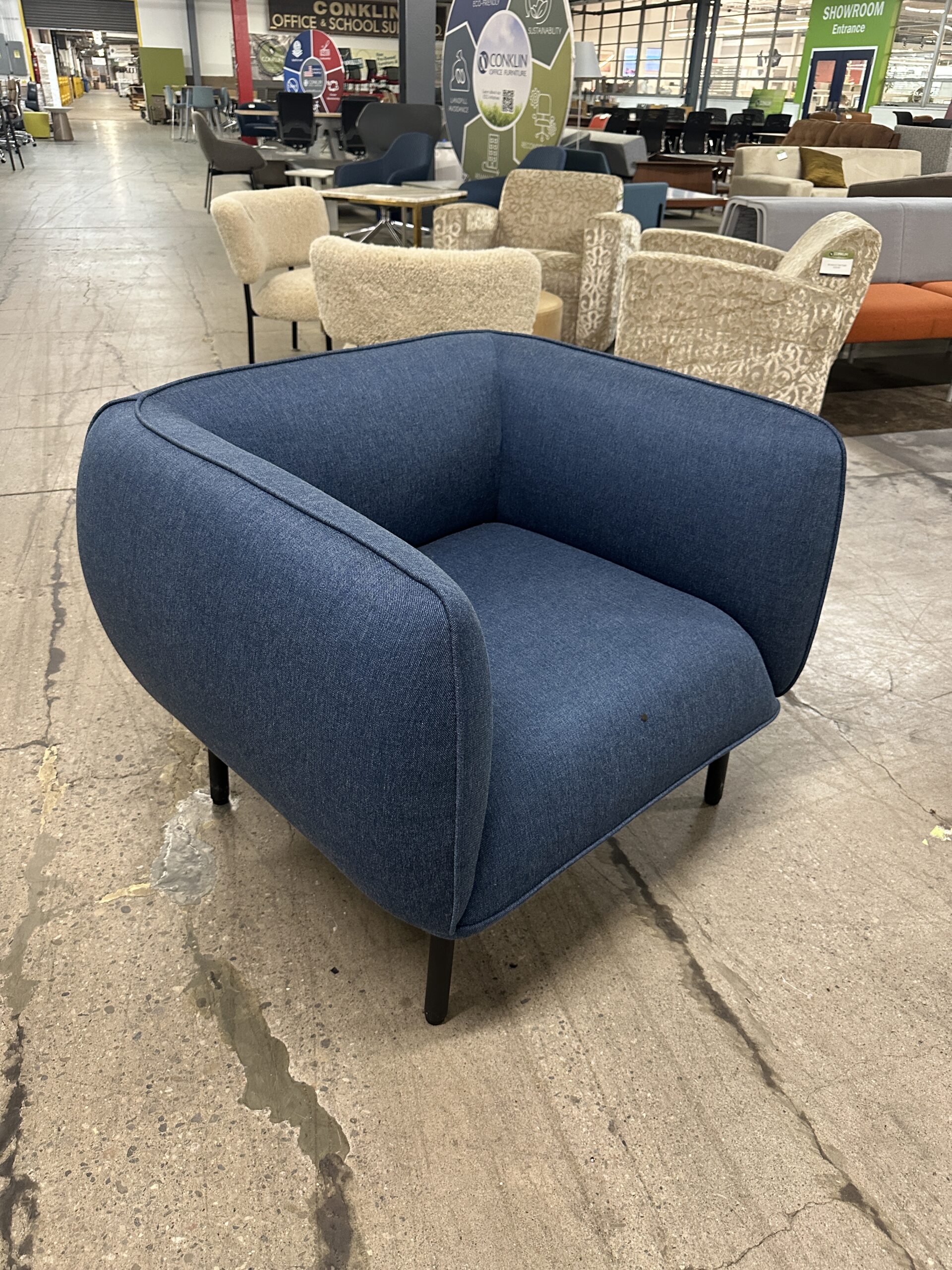 Cherry Hills Blue Fabric Club Chair