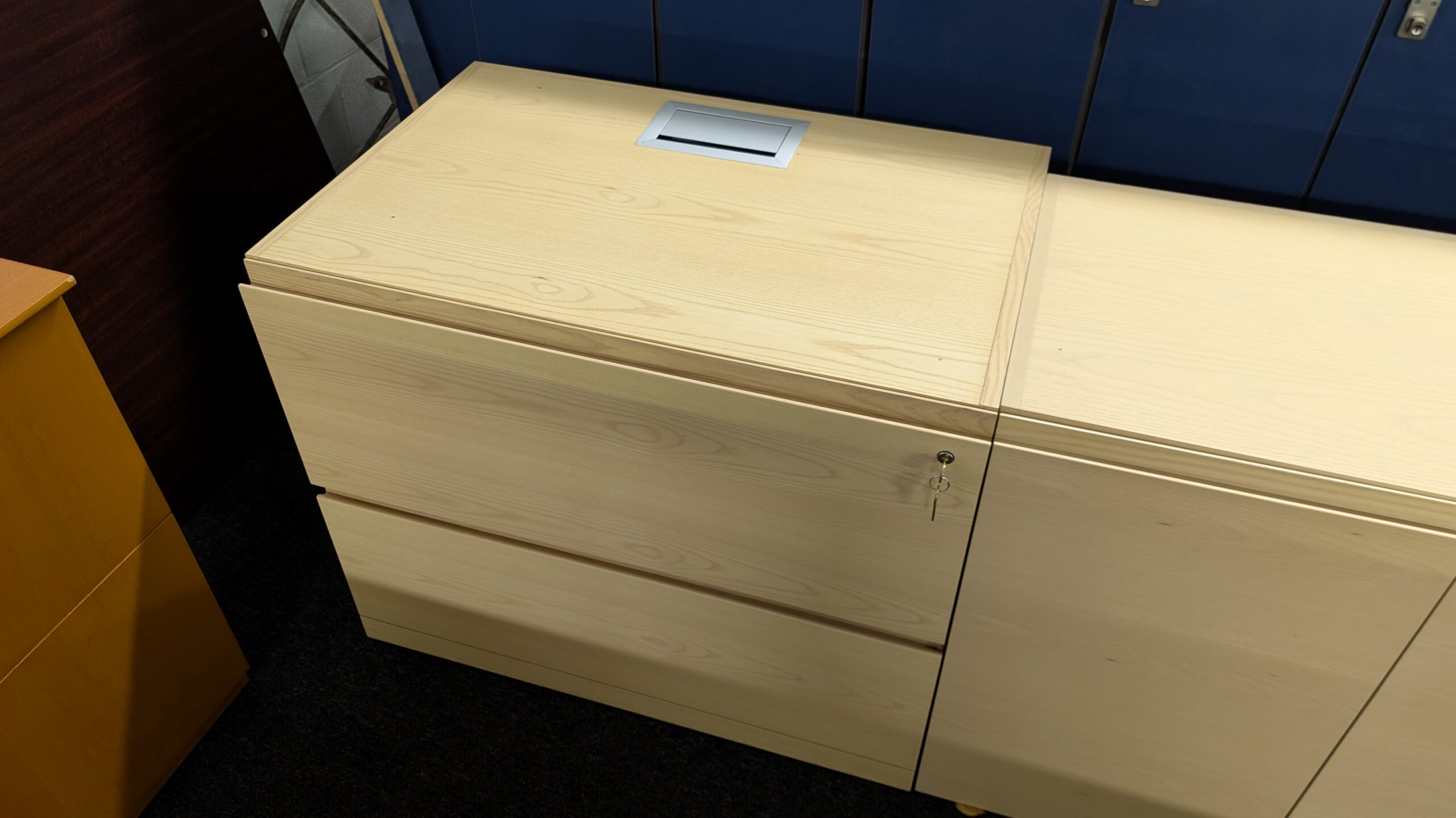 Innovant Sit-Stand Desk with Storage