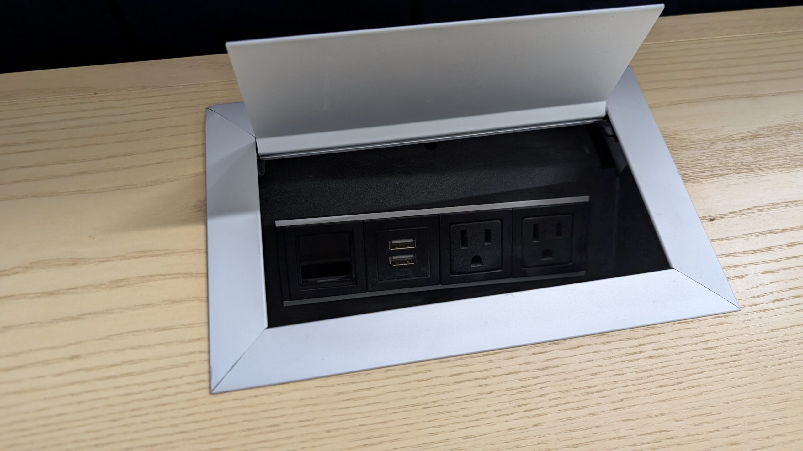 Innovant Sit-Stand Desk with Storage