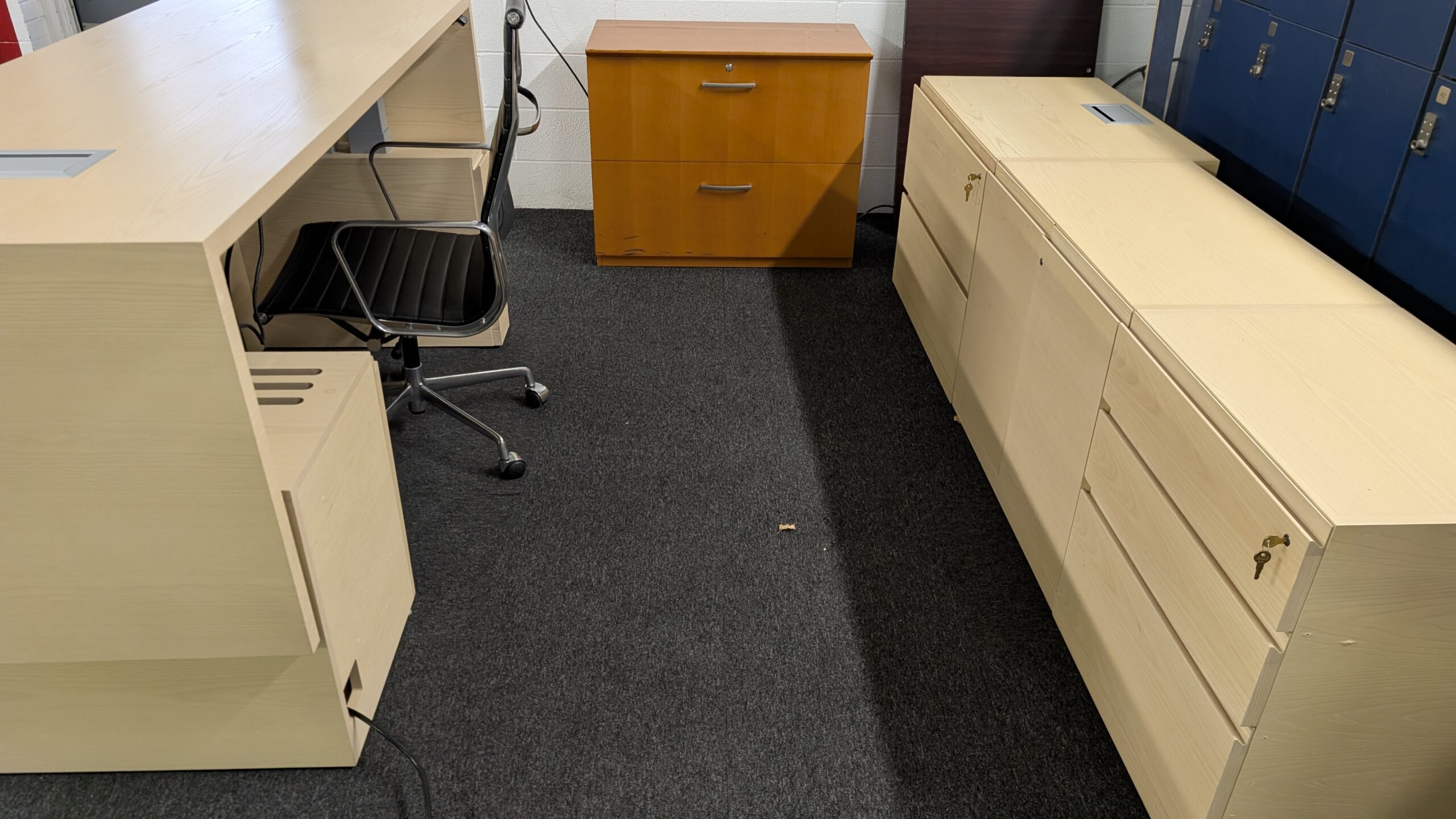 Innovant Sit-Stand Desk with Storage