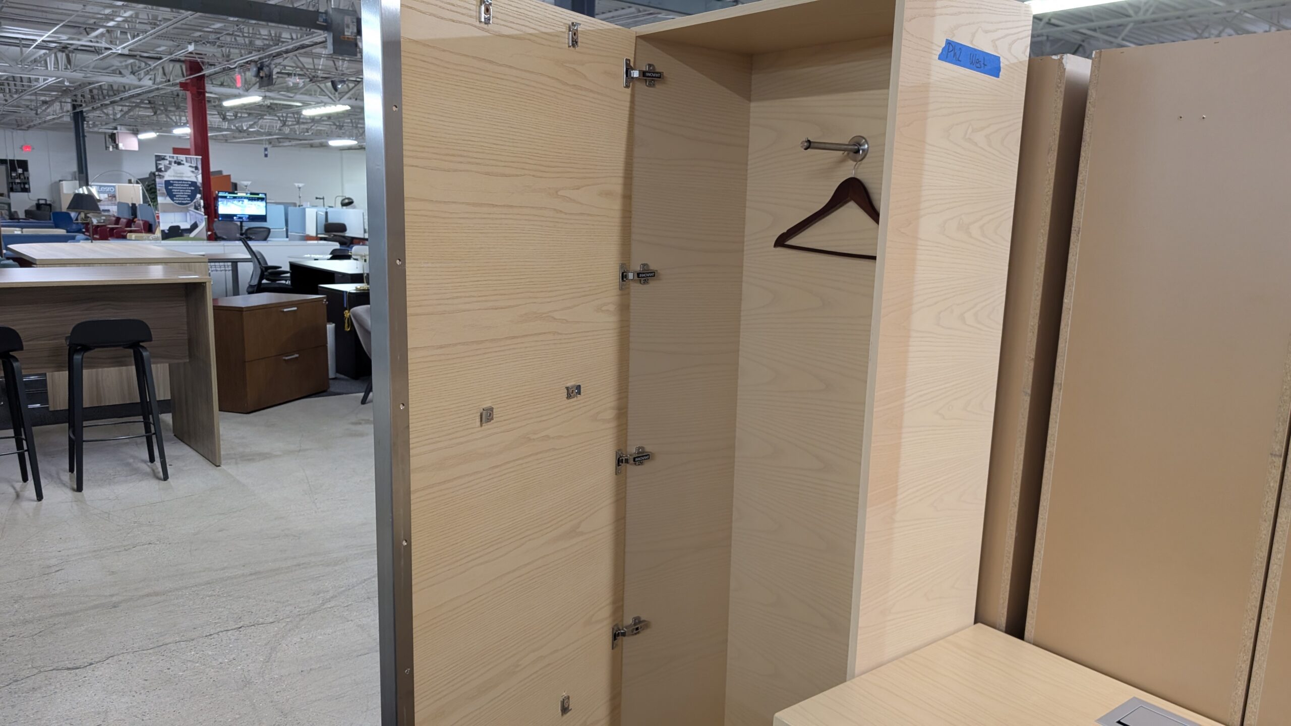 Innovant Sit-Stand Desk with Storage